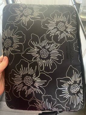 Kate Spade New York 13” Laptop Sleeve – Black Floral